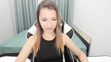 EmilySkout - Porn Video [Bongacams]: beautiful frame, lips, gorgeous enchantress