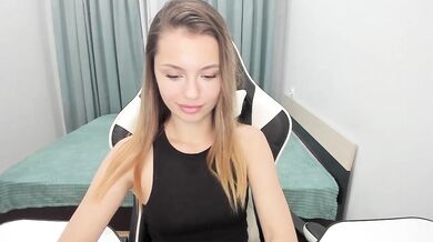 EmilySkout - Porn Video [Bongacams]: beautiful frame, lips, gorgeous enchantress