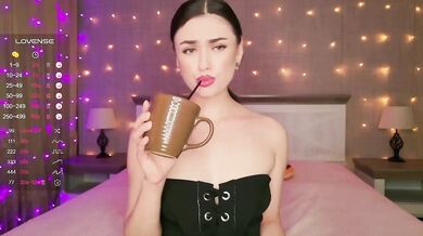 translateenglish - Porn Video [Bongacams]: energetic performer, intense surrender, lovely cleavage