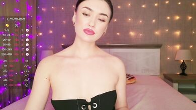 translateenglish - Porn Video [Bongacams]: energetic performer, intense surrender, lovely cleavage