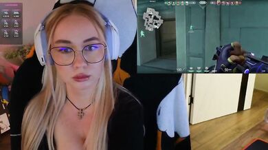 Emili1- - Porn Video [Bongacams]: seductive décolletage, stunning, compact stream video