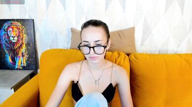 Emilia-Wayne - Porn Video [Bongacams]: gorgeous babe stream, popular internet personality, private cam moments