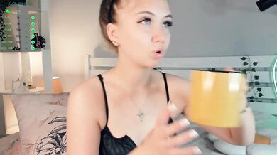 LynBinford - Porn Video [Cam4]: dynamic host, charming seductress, breathtaking allure