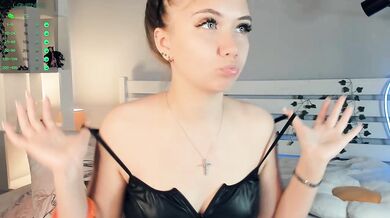 LynBinford - Porn Video [Cam4]: dynamic host, charming seductress, breathtaking allure