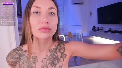 Foxe-Sailey - Porn Video [Bongacams]: smoldering anticipation, irresistible allure, captivating orbs