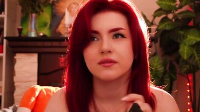 ChristieWade - Porn Video [Bongacams]: nudity, big tip goal, tantalizing tremors