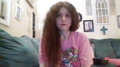 QueenCrimson - Porn Video [Cam4]: live interaction, playful and wet stream, stunning physique