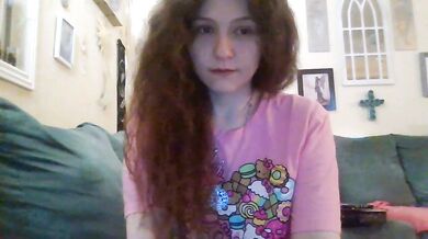 QueenCrimson - Porn Video [Cam4]: live interaction, playful and wet stream, stunning physique