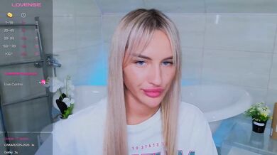 LeilaFlower - Porn Video [Bongacams]: captivating allure, voluptuous ass, hot fingers show