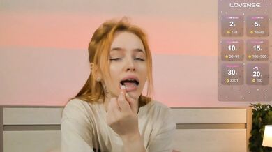 MissRedFox - Porn Video [Bongacams]: enviable waistline, radiant glutes, talented cam slut