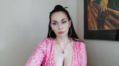 ElisCat - Porn Video [Bongacams]: barely dressed beauty, satisfying solo moment, sensational proportions