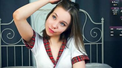 Mildredgarrett's seductive breathless performance in "Dynamic Broadcasts"