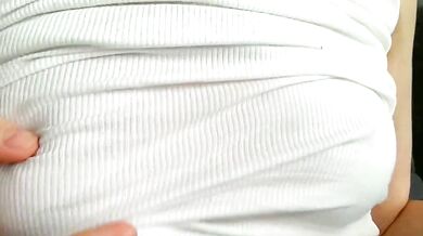 Watch Wonderland_Stia's mesmerizing busts & engage in a steamy video