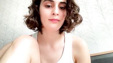 Watch Wonderland_Stia's mesmerizing busts & engage in a steamy video