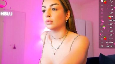 Ravishing temptress joyceline_fox seduces with her curves and romantic moves on cam