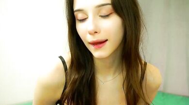 Watch MerylBlackhurst, the Divine Graceful, seduce and seduce with her irresistible curves and irresistible words