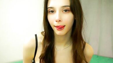 Watch MerylBlackhurst, the Divine Graceful, seduce and seduce with her irresistible curves and irresistible words