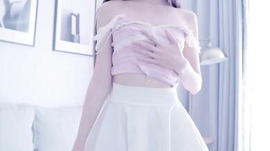 Miso_Misa - The seductive busty electric Chemistry goddess in a hot video