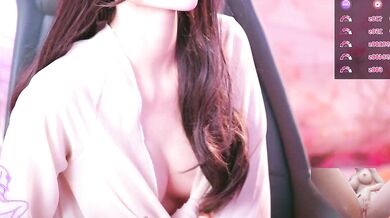 Asian camgirl Anytoly gets her squirting pussy drilled in hardcore roleplay