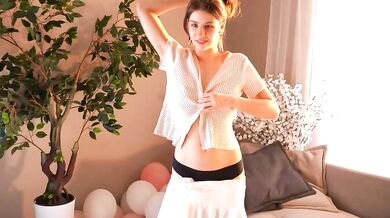 Watch brimladbranch's seductive contours and Luscious rear in stunning video