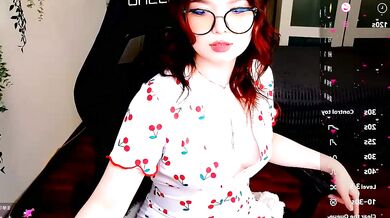 Maddymystie's steamy video - a breath-taking siren's romp!