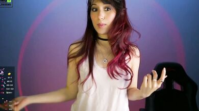 Watch Greeny Mat's seductive gushes on webcam in this stunning recording