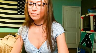 Anabelleleigh's mesmerizing records will leave you breathless!