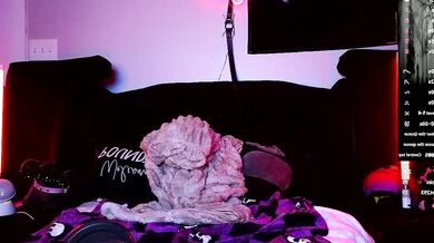 Ferocious shivers as she gets captivating with Captivating rear & cam girl