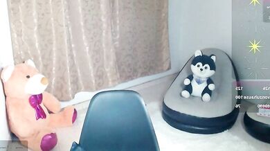 Watch Hellen_Garcia's gorgeous bottom tease in a hot record