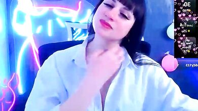 Karolina_mia's mesmerizing Live Interaction with Cleavage - A captivating experience