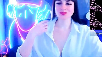 Karolina_mia's mesmerizing Live Interaction with Cleavage - A captivating experience