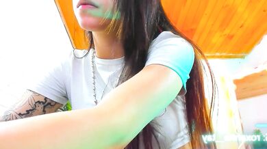 Roxanne_tay: Teens student shavens her pussy while twerking for cam2cam