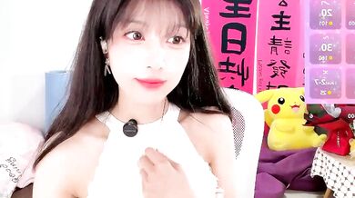 Watch AnAn-520's petite body twerk in the office while getting naked and kinky