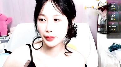 LaoSHI-999's oil-show: Interactive toys and titty-fuck with young Asian & Chinese cam girl