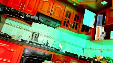 Watch LaureenHills give a steamy foot-fetish-mature blowjob & anal with dildo and vibrator