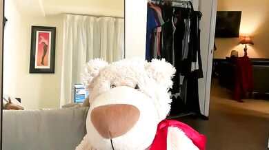 Luxcher22's captivating stream: a belle with a great attitude & a sexy body