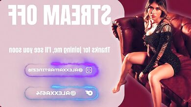 Abril_W18 - Sexy queen gets nude in a steamy stream