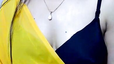 Mahira_999 goes wild in a hot role-play with a big-ass-doggy-style and a big ass-to-mouth