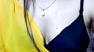 Mahira_999 goes wild in a hot role-play with a big-ass-doggy-style and a big ass-to-mouth