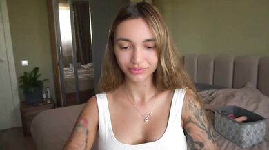 TeonaRose - Porn Video [Bongacams]: angelic beauty, chill 10 min chat, video documentation