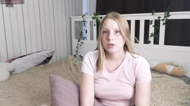 StephanieGulan - Porn Video [Cam4]: lips, elegant rear, lovely muse