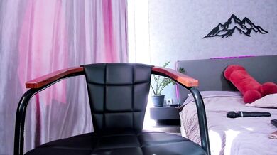 Cur1y_Sue - Porn Video [Cam4]: talented content creator, elegant enchantress, captivating streamer