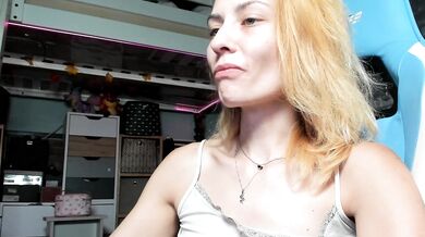 Karoline121 - Porn Video [Cam4]: enchanting model, engaging streamer, voluptuous pleasure