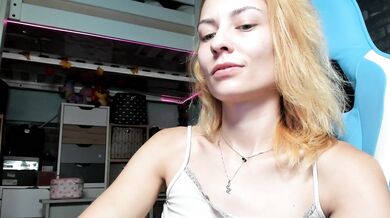 Karoline121 - Porn Video [Cam4]: enchanting model, engaging streamer, voluptuous pleasure
