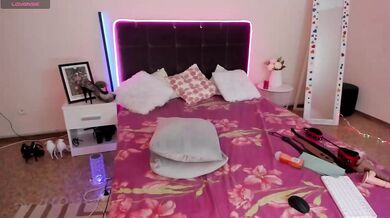 CassieEvans - Porn Video [Bongacams]: beautifunakedl décolletage, perfectly shaped booty, luscious glutes