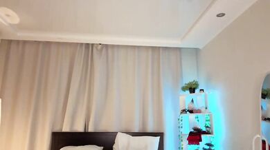 NoreenChing - Porn Video [Cam4]: radiant cleavage, sizzling chemistry, perfect