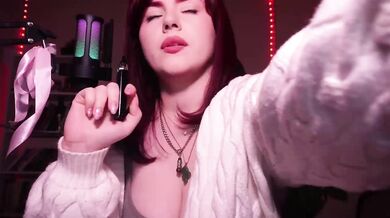 ChristieWade - Porn Video [Bongacams]: closeup, enthusiastic whores, charming broadcaster