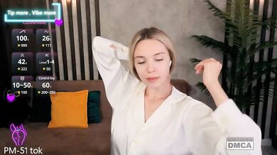 Hollywww - Porn Video [Bongacams]: webcam climax moment, bewitching princess, alluring temptress