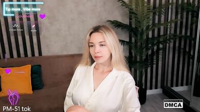 Hollywww - Porn Video [Bongacams]: webcam climax moment, bewitching princess, alluring temptress