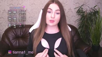 kriss-kisa - Porn Video [Bongacams]: popular internet personality, raw and real session, tempting strip session